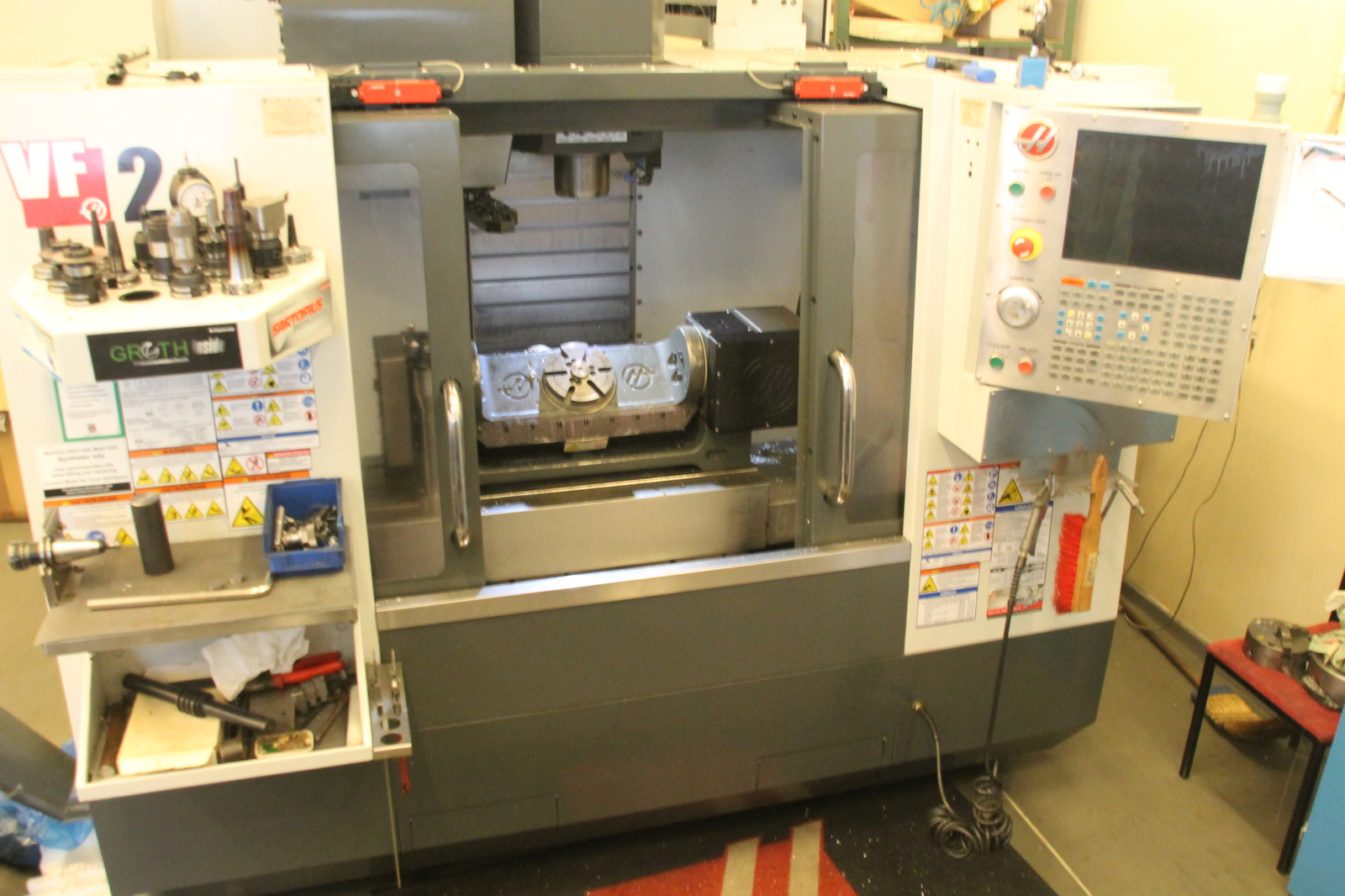 Pięcioosiowe centrum frezarskie CNC VF-2